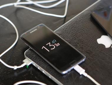 Galaxy S7 EDGE: знакомимся с новым флагманом Samsung (ВИДЕО) Galaxy S7 EDGE: знакомимся с новым флагманом Samsung (ВИДЕО)