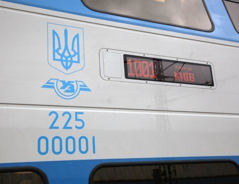 Во всех пассажирских поездах должны работать кондиционеры, - Владимир Омелян Во всех пассажирских поездах должны работать кондиционеры, - Владимир Омелян