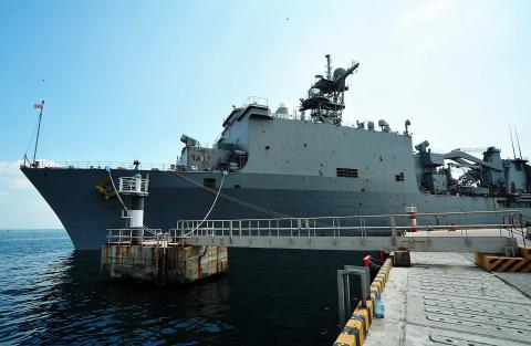 Боевой флот США: что скрывает USS Whidbey Island в Одесском порту (ФОТО, ВИДЕО)