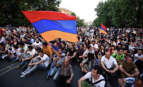 В Армении нет достойного кандидата в президенты, который будет не прозападным и не пророссийским...