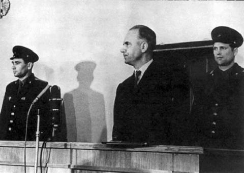 История о шпионе, который спас мир от ядерной войны История о шпионе, который спас мир от ядерной войны