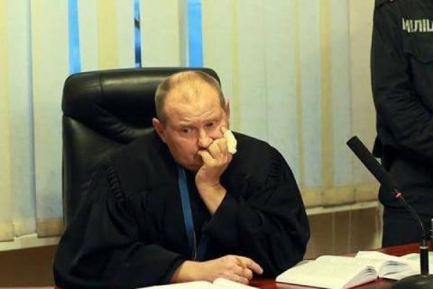 Судью Чауса уволили за прогулы