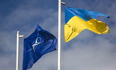 Большинство украинцев поддерживают вступление в НАТО - опрос
