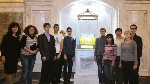 На экскурсии в Верховной Раде побывали ученики Киевской средней специальной школы-интерната для незрячих детей