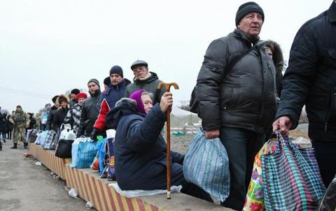 КПВВ на Донбассе за сутки пересекли 28,6 тыс. человек