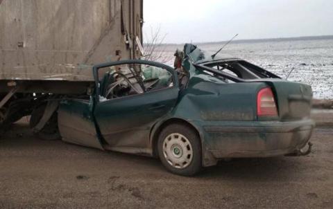 В Кировоградской области в ДТП с грузовиком погибли 3 человека