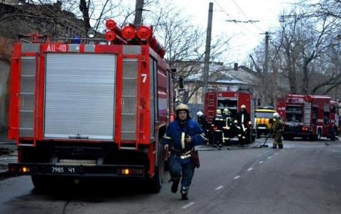 В Харьковской области на пожаре дома погибли 2 человека, еще 3 травмированы