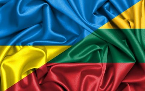 Завтра Премьер-министр Литвы посетит Донбасс и передаст украинским военным помощь