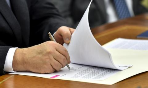 Порошенко подписал Закон о доступе лиц с особыми образовательными потребностями к образовательным услугам