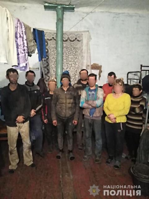 Полиция схватила группу злоумышленников, которые удерживали в рабстве почти сто человек Полиция схватила группу злоумышленников, которые удерживали в рабстве почти сто человек