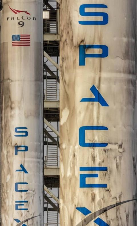 SpaceX снова в деле: стрим старта "обгоревшей" ракеты Falcon 9 SpaceX снова в деле: стрим старта "обгоревшей" ракеты Falcon 9