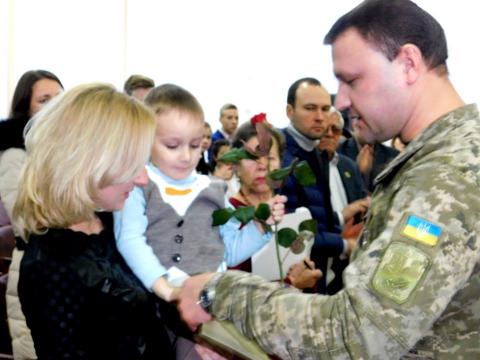 Герой Украины: президент посмертно наградил участника АТО - фото