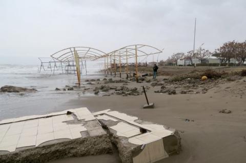 "Живем на болотах": украинка из Анталии рассказала жуткие подробности торнадо в Турции