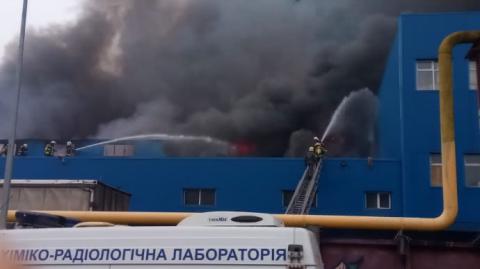 В Киеве горят 8 тысяч складских "квадратов"