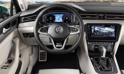 Обновленный Volkswagen Passat дебютировал в Гамбурге Обновленный Volkswagen Passat дебютировал в Гамбурге