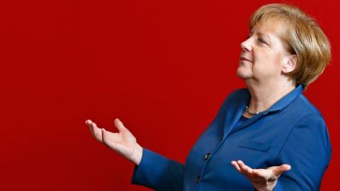 Главные новости 16 февраля: заявление Меркель о "Северном потоке-2" и обвал здания вуза в России