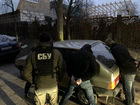 ГБР задержало в Киевской области полицейского-взяточника