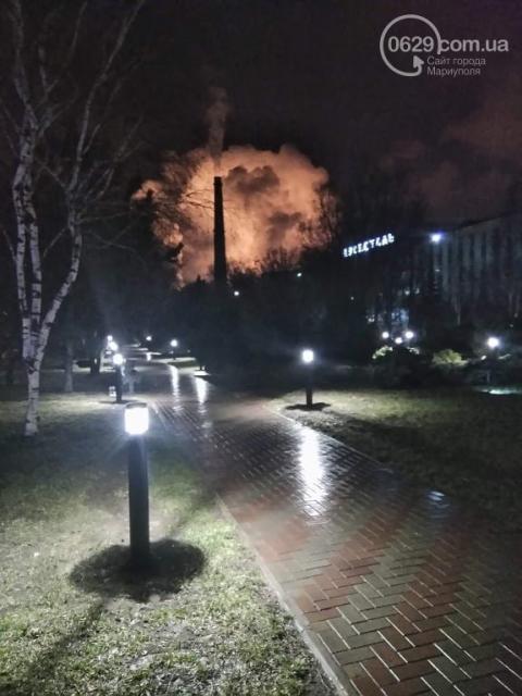 Мариупольцев напугал огонь над меткомбинатом Азовсталь - СМИ