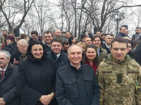"День тишины": В центре Киева политики и президент помолились за единство Украины