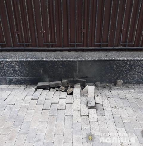Возле посольства РФ в Киеве произошел взрыв. Полиция назвала причину