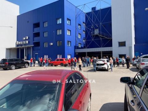 В Харькове "заминировали" аэропорт, отель и два ТЦ: взрывчатки не нашли В Харькове "заминировали" аэропорт, отель и два ТЦ: взрывчатки не нашли