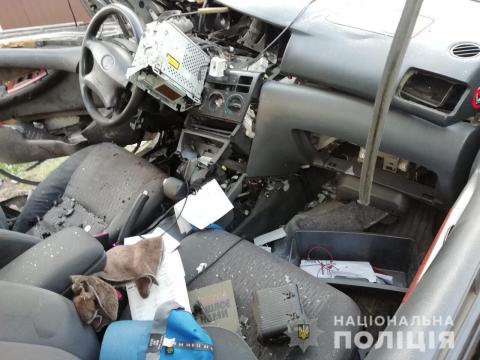 В Харькове бросили гранату в авто: водитель в тяжелом состоянии
