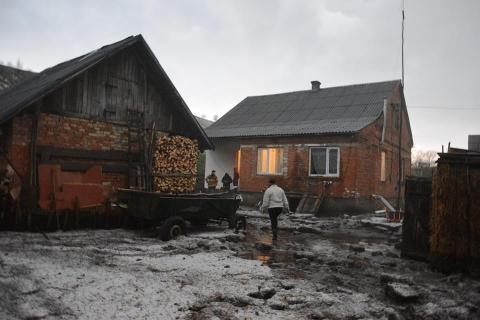 После Пасхи часть Украины засыпало градом и снегом: фото