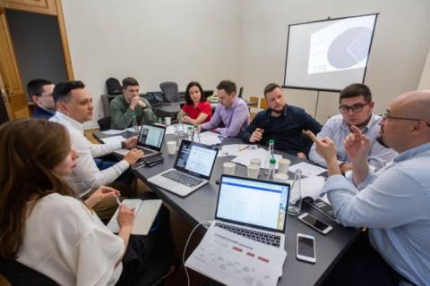 Зеленский взялся за проект "Государство в смартфоне" Зеленский взялся за проект "Государство в смартфоне"