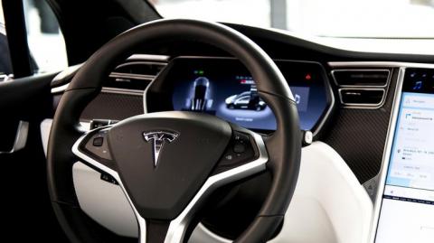 В России на автопилоте взорвалась Tesla: появилось жуткое видео