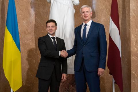 Зеленский провел переговоры с премьер-министром Латвии