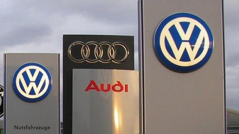 Audi и Volkswagen поменяли логотипы