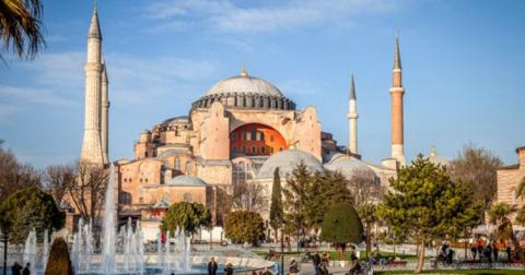 В Турции признали незаконным декрет 85-летней давности, чтобы превратить собор в мечеть