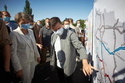 Президенты Украины и Швейцарии ознакомились с объектом «Большого строительства» и пообщались с фермерами Луганщины