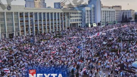 В Минске на "Марш за свободу" вышли 200 тысяч людей (фото, видео)