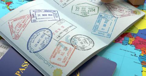 Е-визы для иностранцев подешевеют на четверть