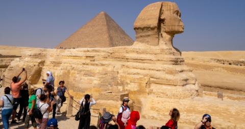 Власти Египта вернули туристам пирамиды