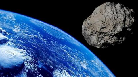 К Земле приближается астероид размером с многоэтажку