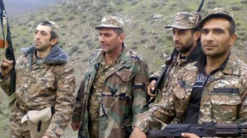 Конфликт в Нагорном Карабахе: власти ввели военное положение