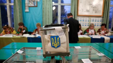 Власенко назвав опитування Зеленського головним порушенням на виборах