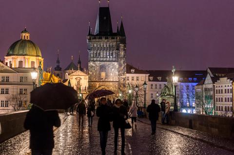 Прага ждет в гости только культурных туристов