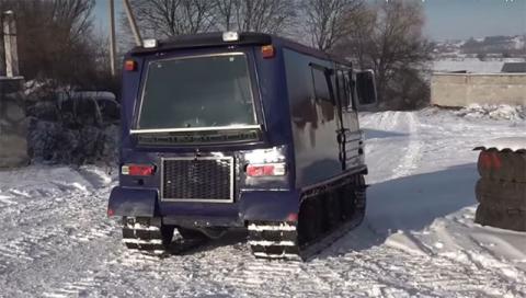 Украинец построил впечатляющий гусеничный вездеход (видео)