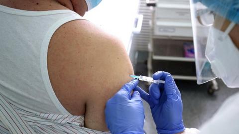 Турция начала вакцинацию от коронавируса "украинским" препаратом