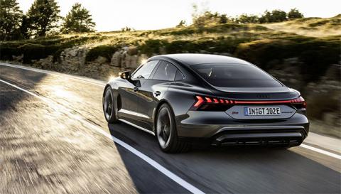 Новейший электромобиль Audi бросит вызов Tesla Model S