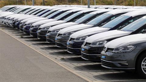 Со стоянки завода Volkswagen годами воровали новые авто