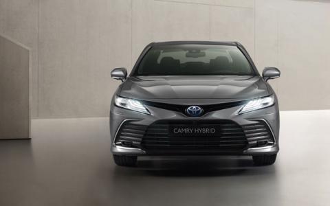 В Украине стартуют продажи новой Toyota Camry 2021
