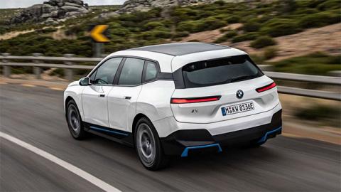 BMW огласила цены на новейший электрический внедорожник iX