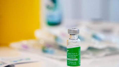 В Украине умер второй человек после COVID-вакцины
