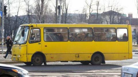 Подорожание проезда в маршрутках Киева отменили: перевозчики назвали причину