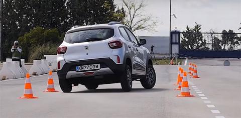 Недорогой электрокар от Renault показал управляемость лучше, чем у Теслы (видео)