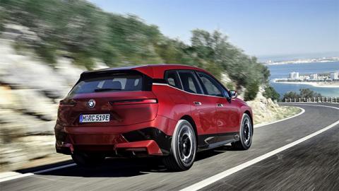 В Украине стартовали продажи электрического аналога BMW X5
